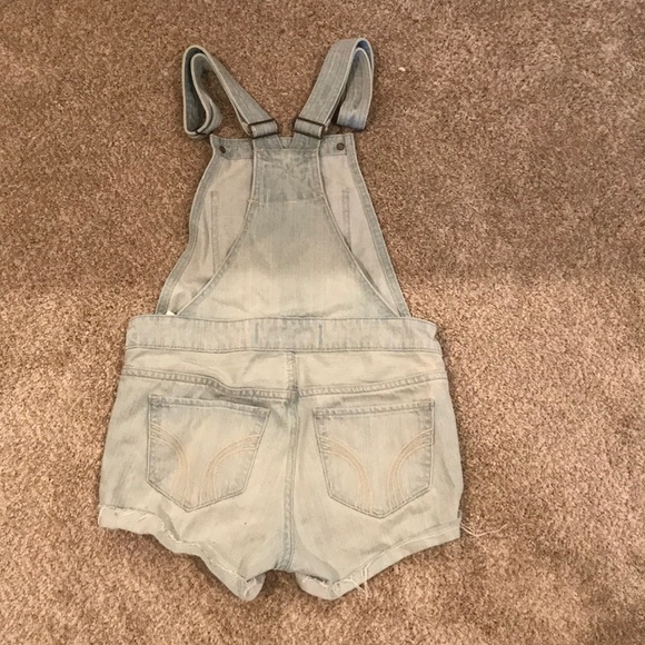 light wash Hollister overalls - Picture 2 of 3